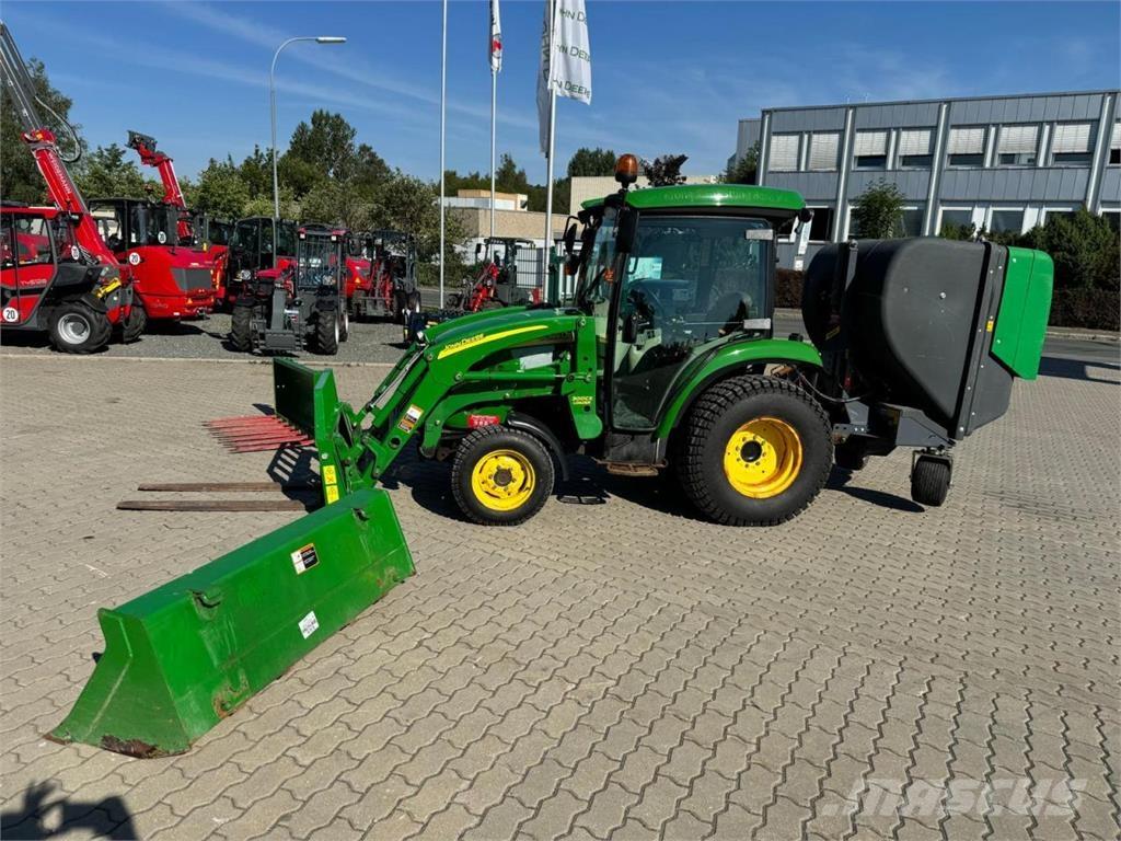 John Deere 3720 Manji traktori