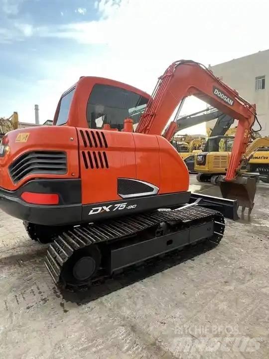 Doosan DX75-9C Midi bageri 7t – 12t