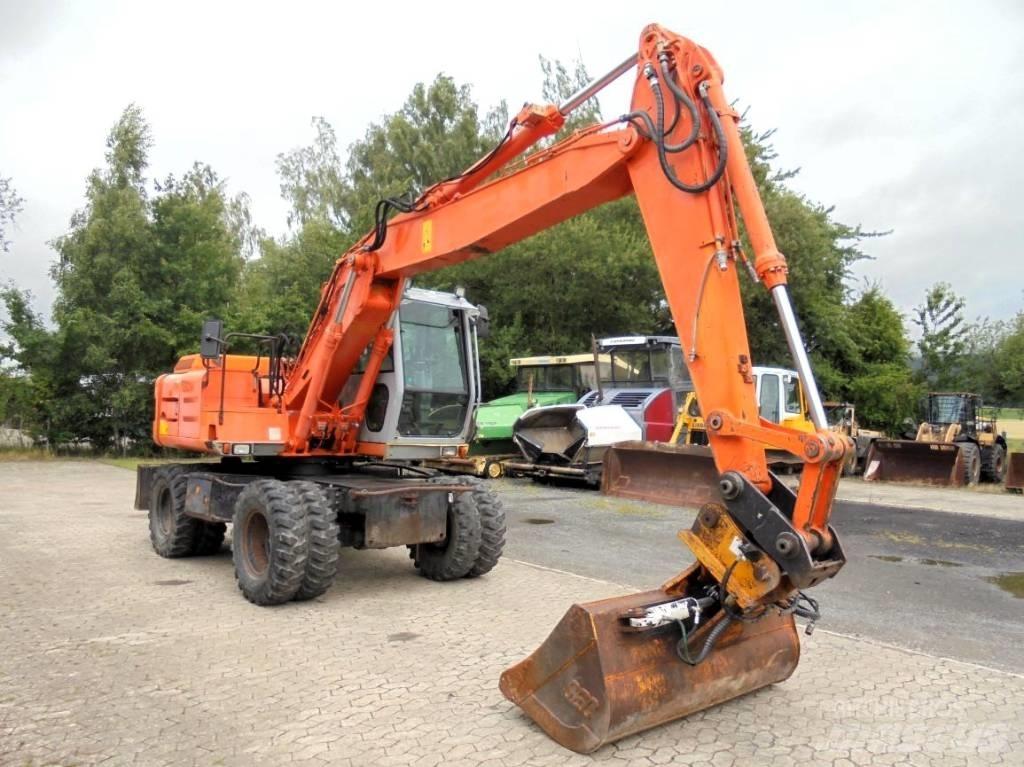 Hitachi FH 130 W-3 Bageri točkaši