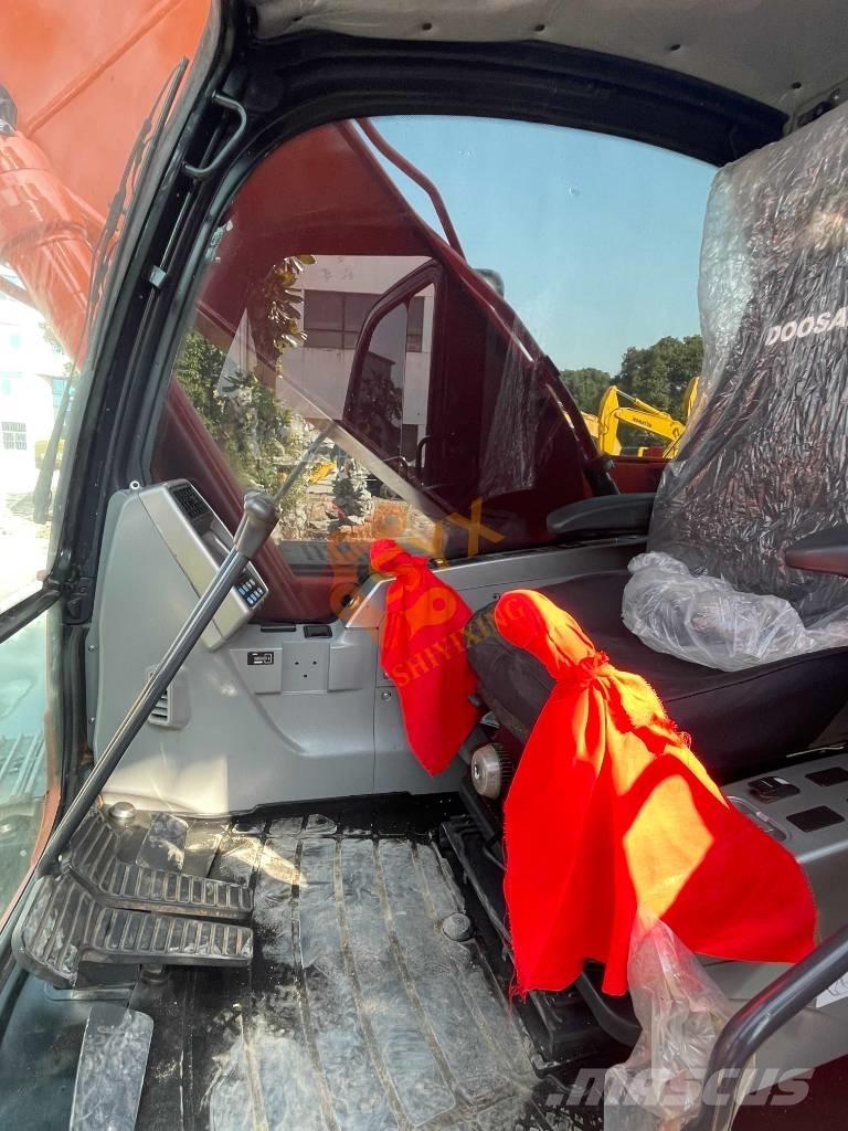 Doosan DX 225 LCA Bageri guseničari