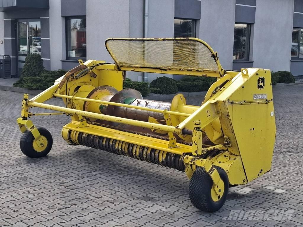 John Deere 630 A Mašine za stočnu hranu sa sopstvenim pogonom