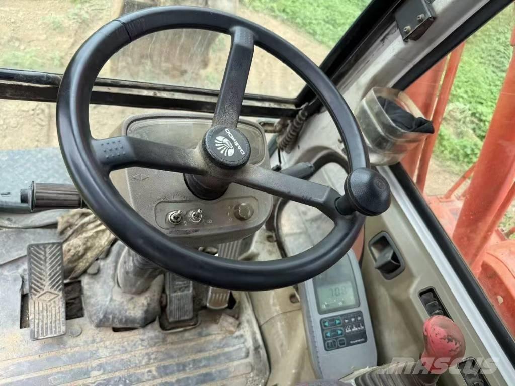 Doosan DH 150 W-7 Bageri točkaši