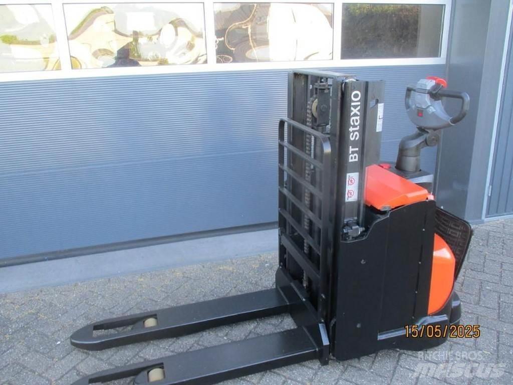 BT SWE 200D Ručni električni viljuškar