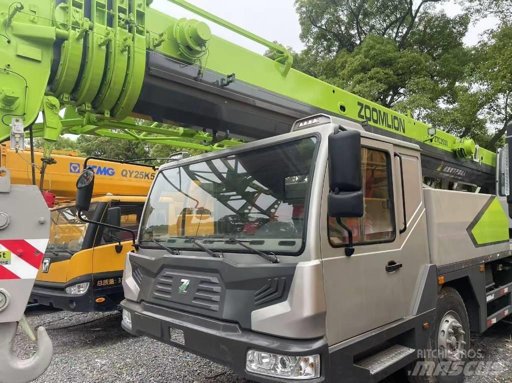 Zoomlion 25 T Polovne dizalice za sve terene