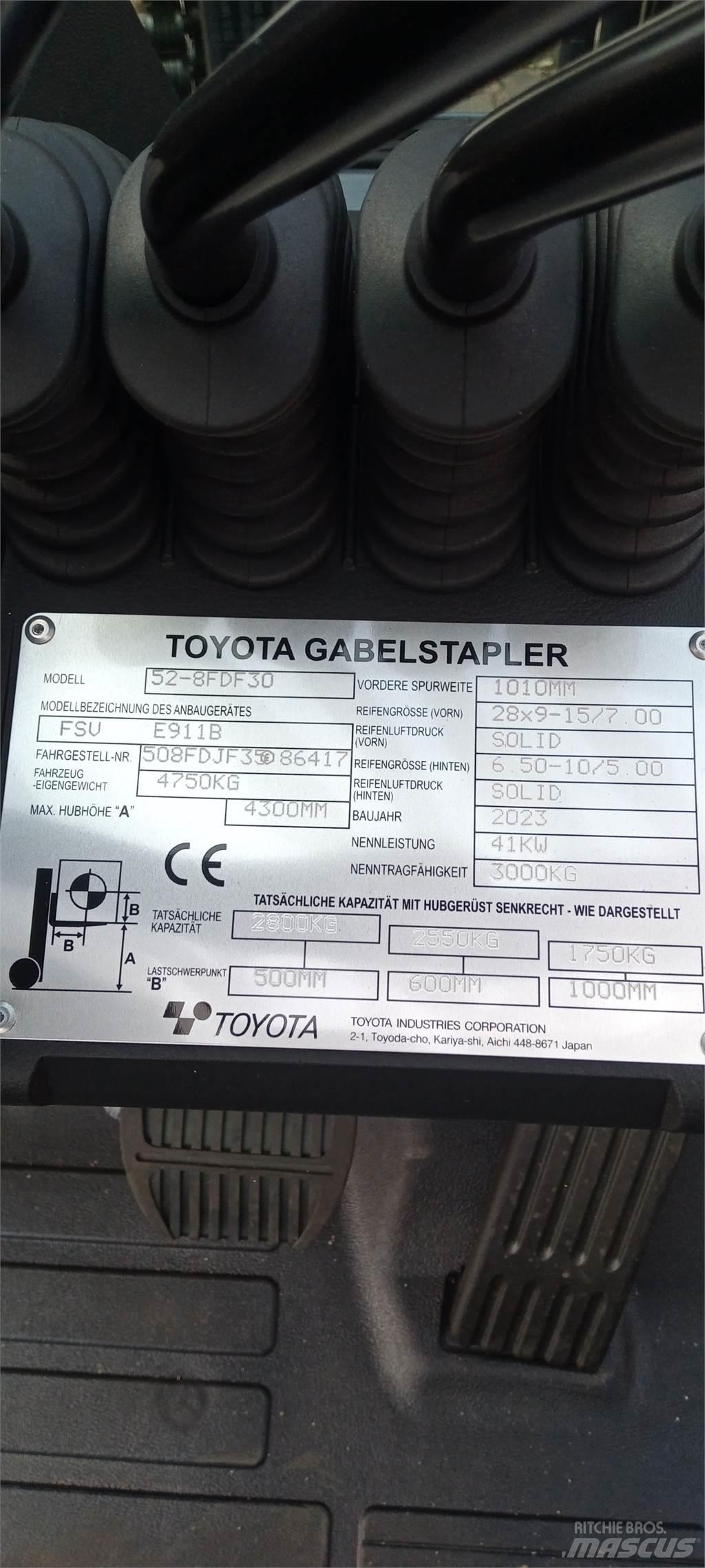Toyota 52-8FDF30 Dizelski viljuškari