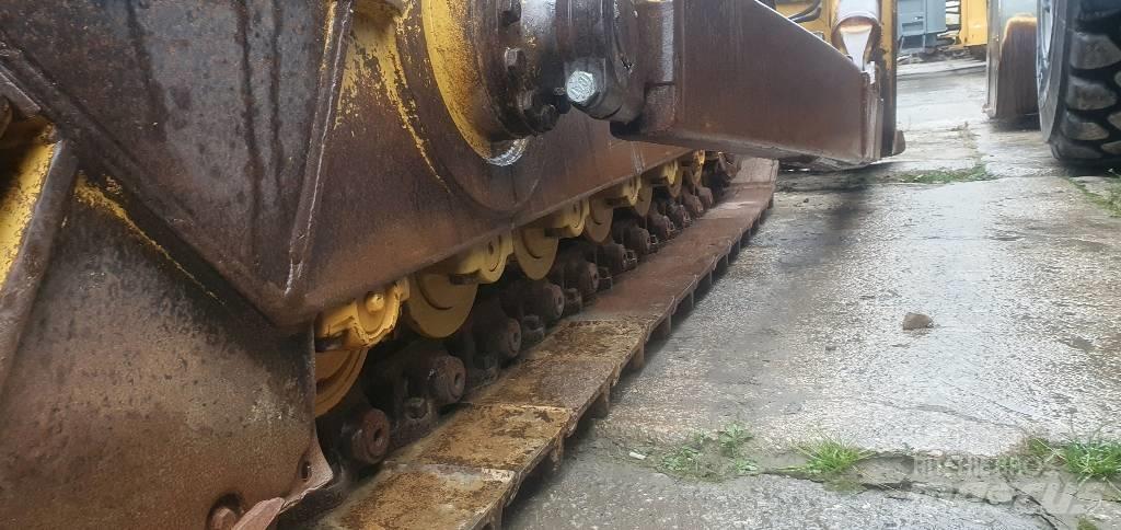 CAT D 6 T XL Buldožeri guseničari