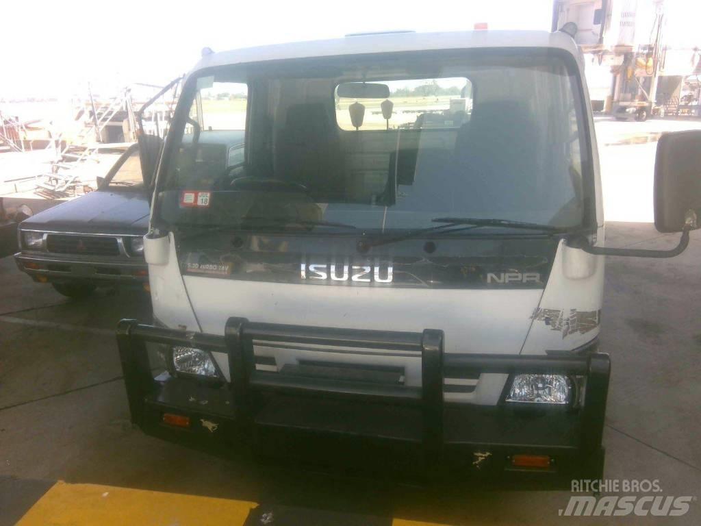 Isuzu NPR Kamioni cisterne
