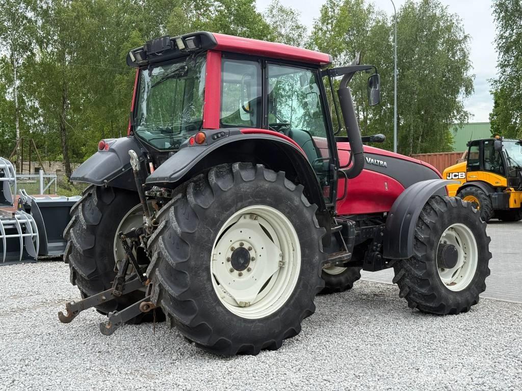 Valtra T 161 Traktori