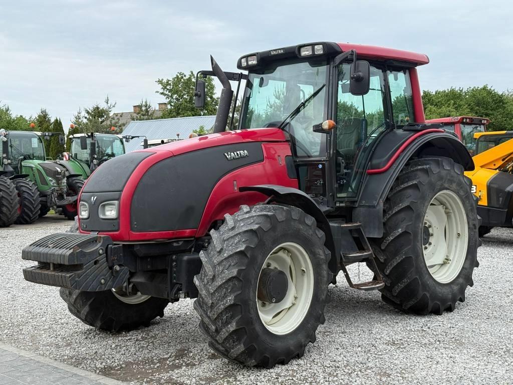 Valtra T 161 Traktori