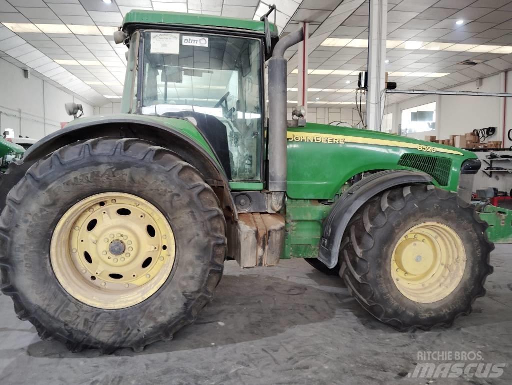 John Deere 8520 Traktori