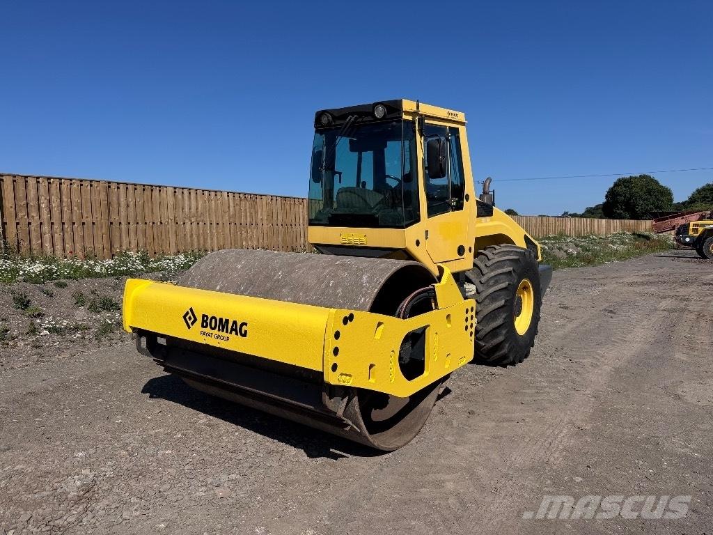 Bomag BW 213 D H-4 Valjci sa jednim bubnjem