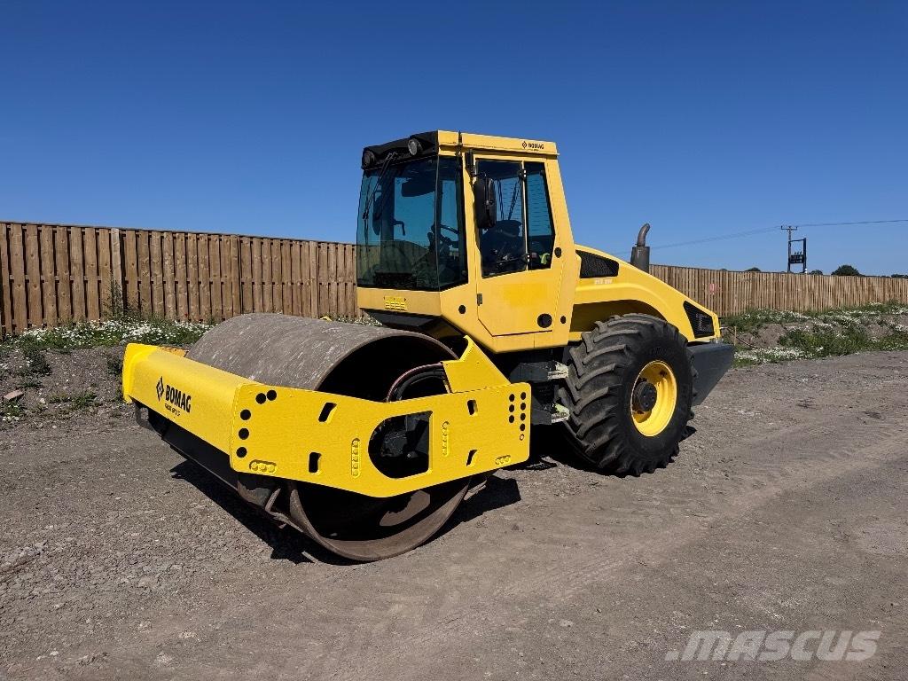 Bomag BW 213 D H-4 Valjci sa jednim bubnjem