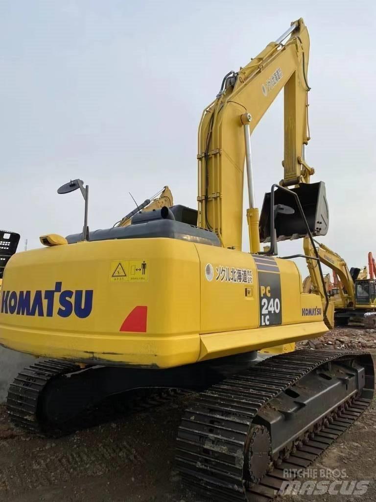 Komatsu 240LC-8 Bageri guseničari