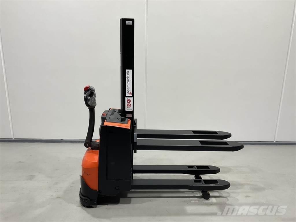 BT SWE080L Samopogonski ručni viljuškari