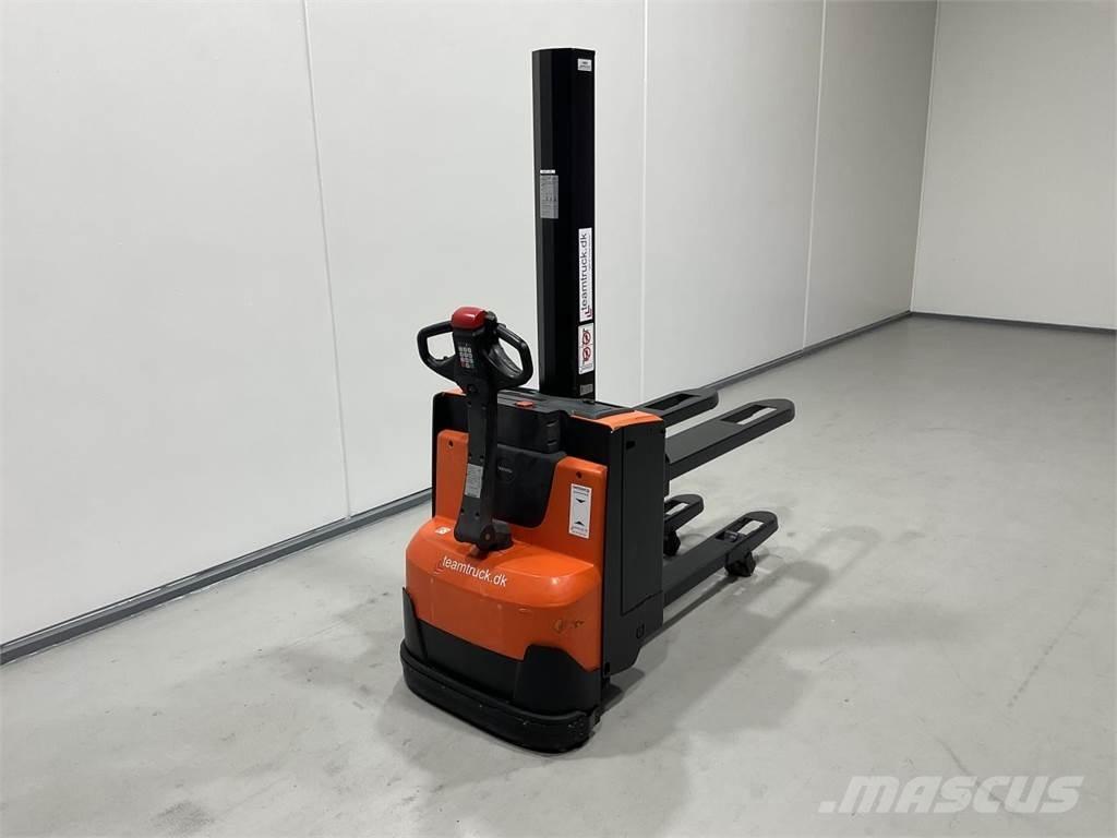 BT SWE080L Samopogonski ručni viljuškari