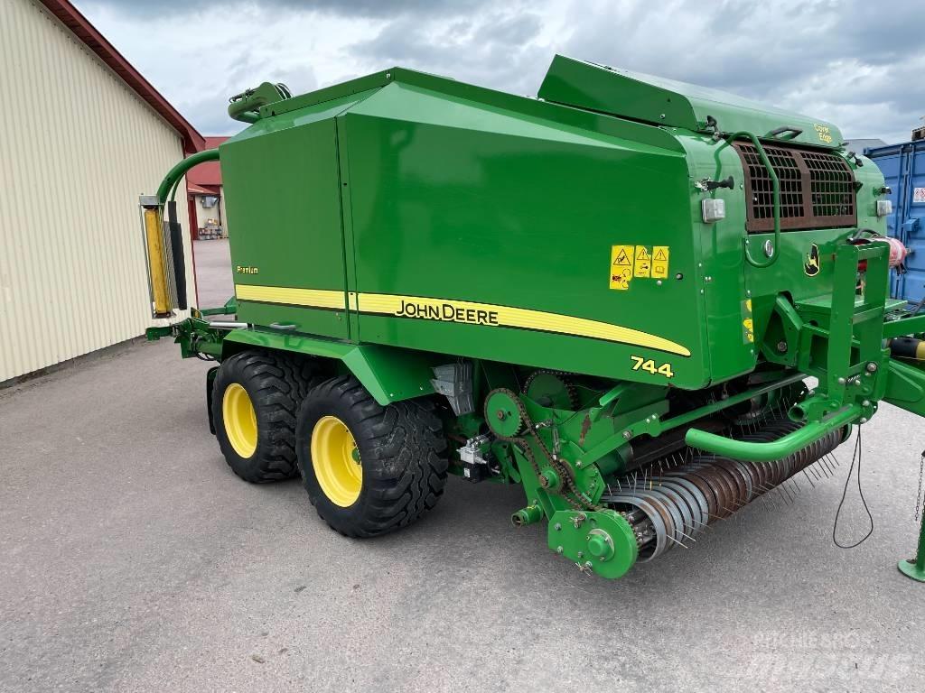 John Deere 744 H Prese/balirke za rolo bale