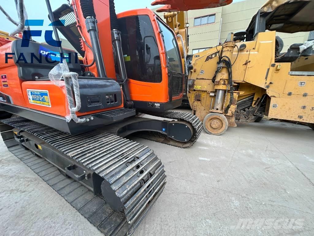Doosan dx150 Bageri guseničari