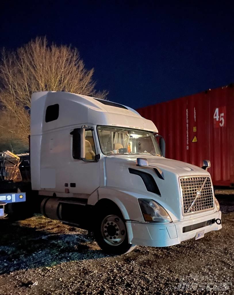 Volvo VNL 42 670 Tegljači