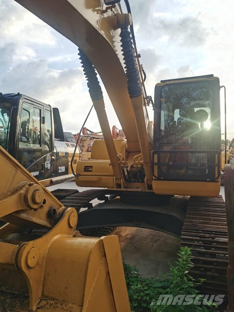 Komatsu PC 220-7 Bageri guseničari
