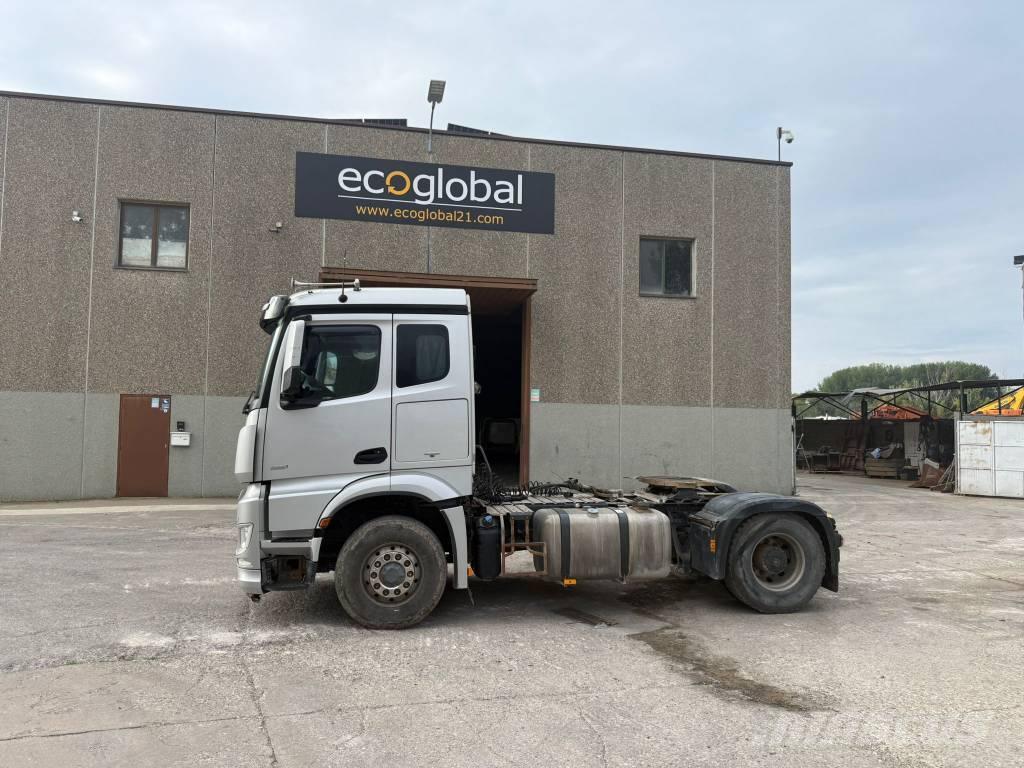 Mercedes-Benz 1851 Tegljači