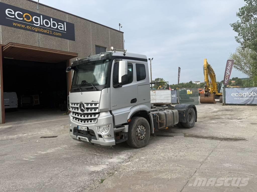 Mercedes-Benz 1851 Tegljači