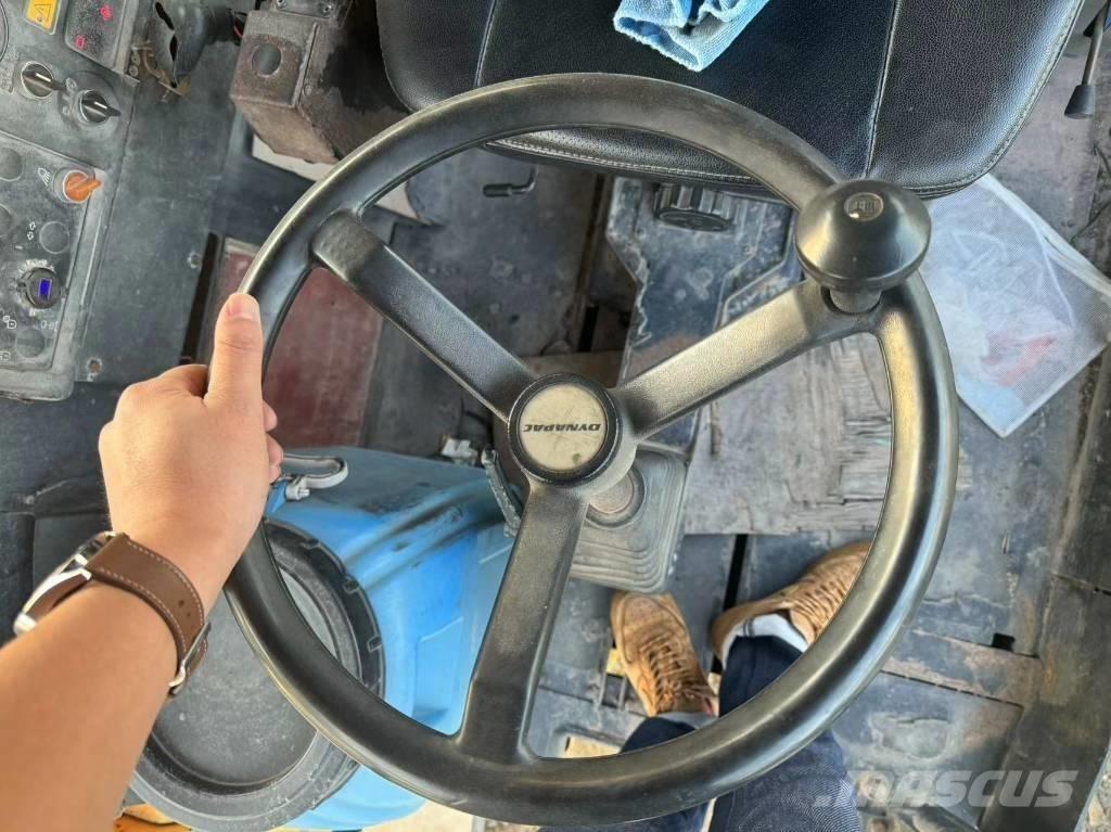 Dynapac CC422 Valjci sa duplim bubnjem