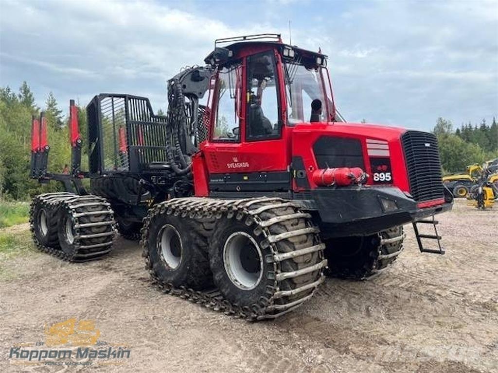 Komatsu 895 Forvarderi