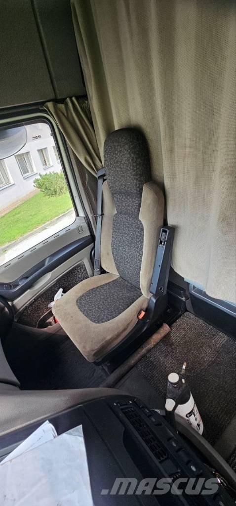 DAF XF 105 Rol kiper kamioni sa kukom za podizanje tereta