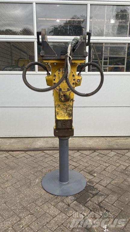 Epiroc SB452 Čekići