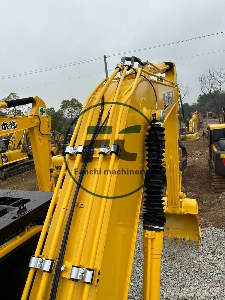 Komatsu PC 200-8 Bageri guseničari