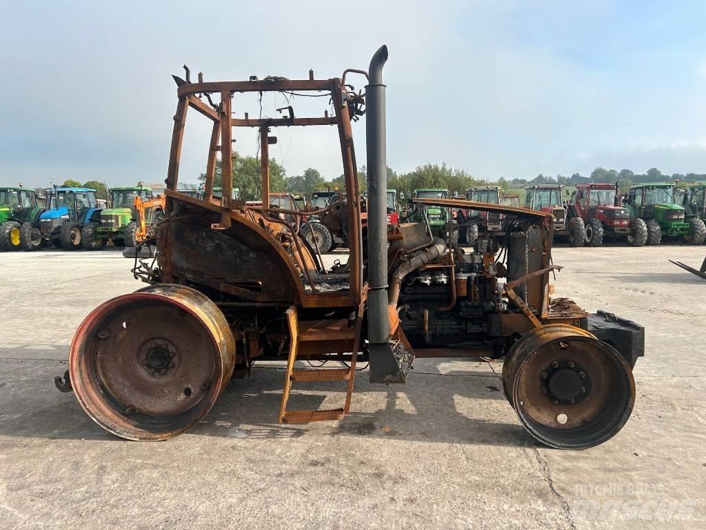 CLAAS 656 Traktori