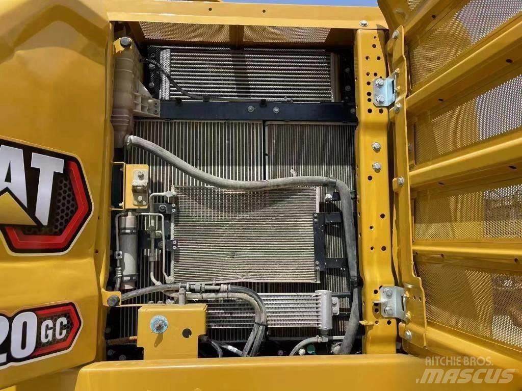 CAT 320 GC Bageri guseničari