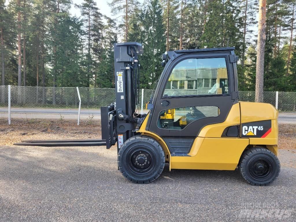 CAT DP45NB Dizelski viljuškari