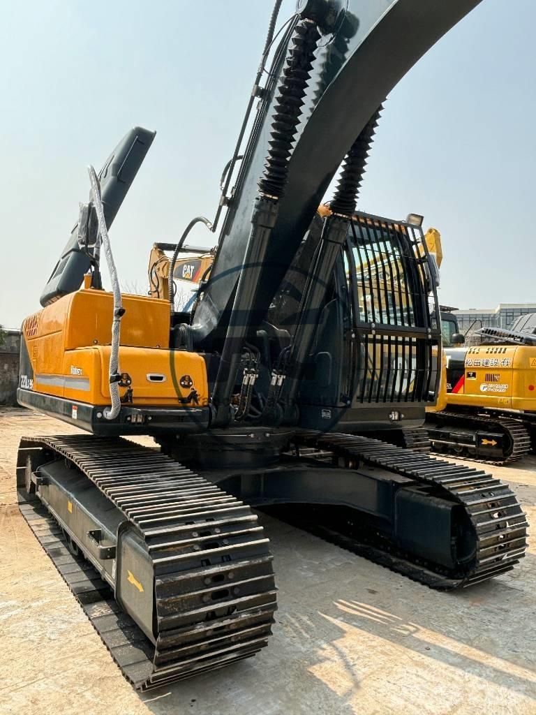Hyundai 220LC Midi bageri 7t – 12t