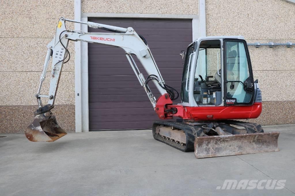 Takeuchi TB 250 Mini bageri < 7t