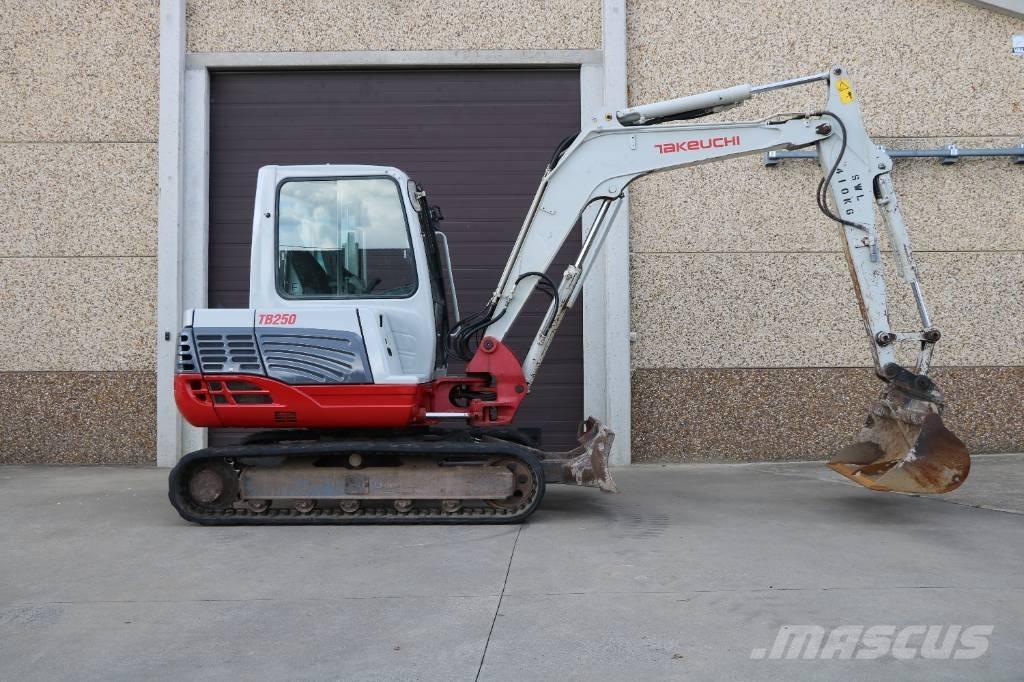 Takeuchi TB 250 Mini bageri < 7t