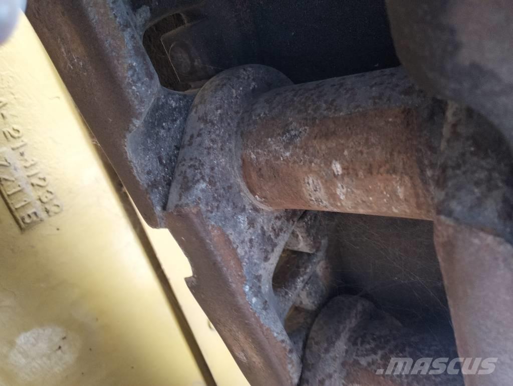 Komatsu D 155 A Buldožeri guseničari