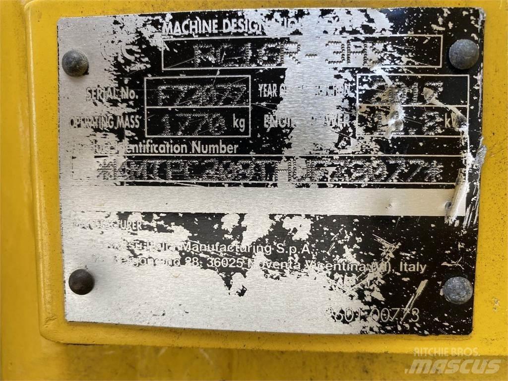Komatsu PC16R-3HS Bageri točkaši