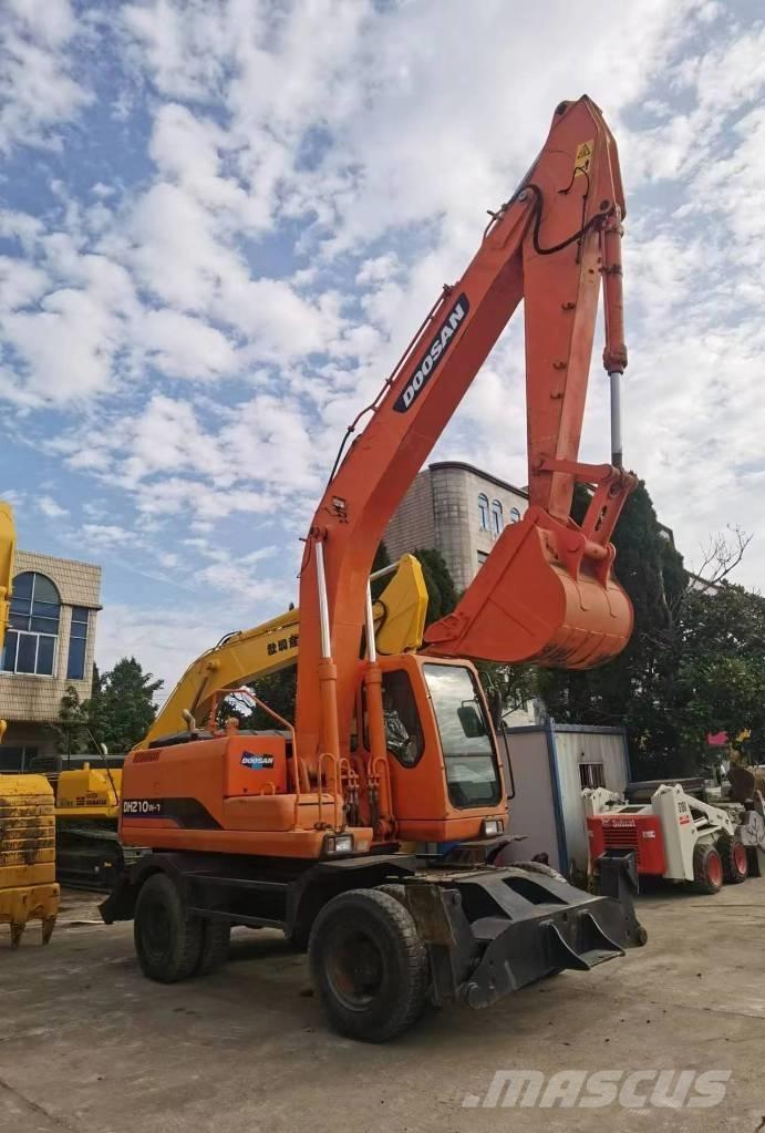 Doosan DH 210 W-7 Bageri točkaši