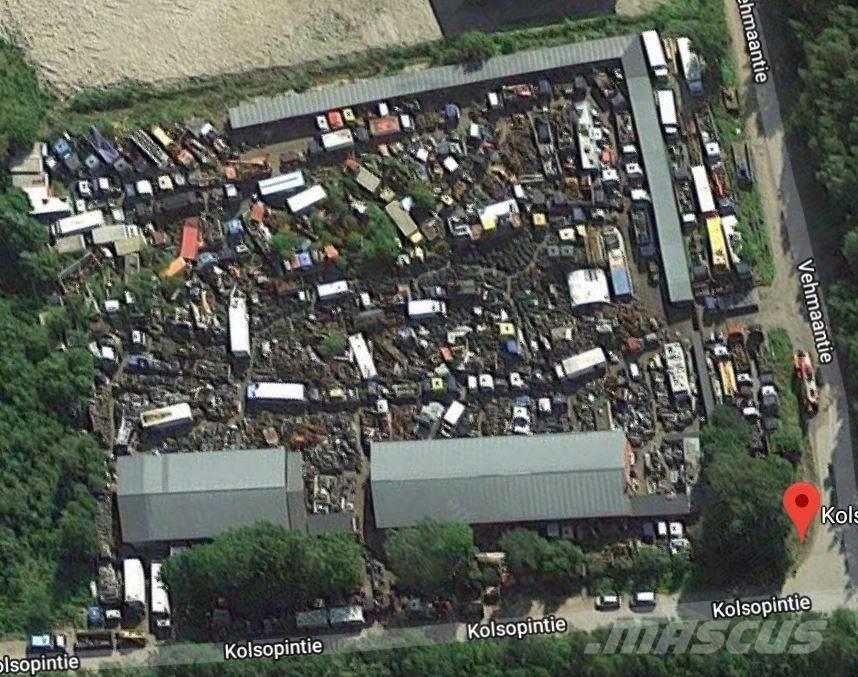  autoja puretaan Ostali kamioni