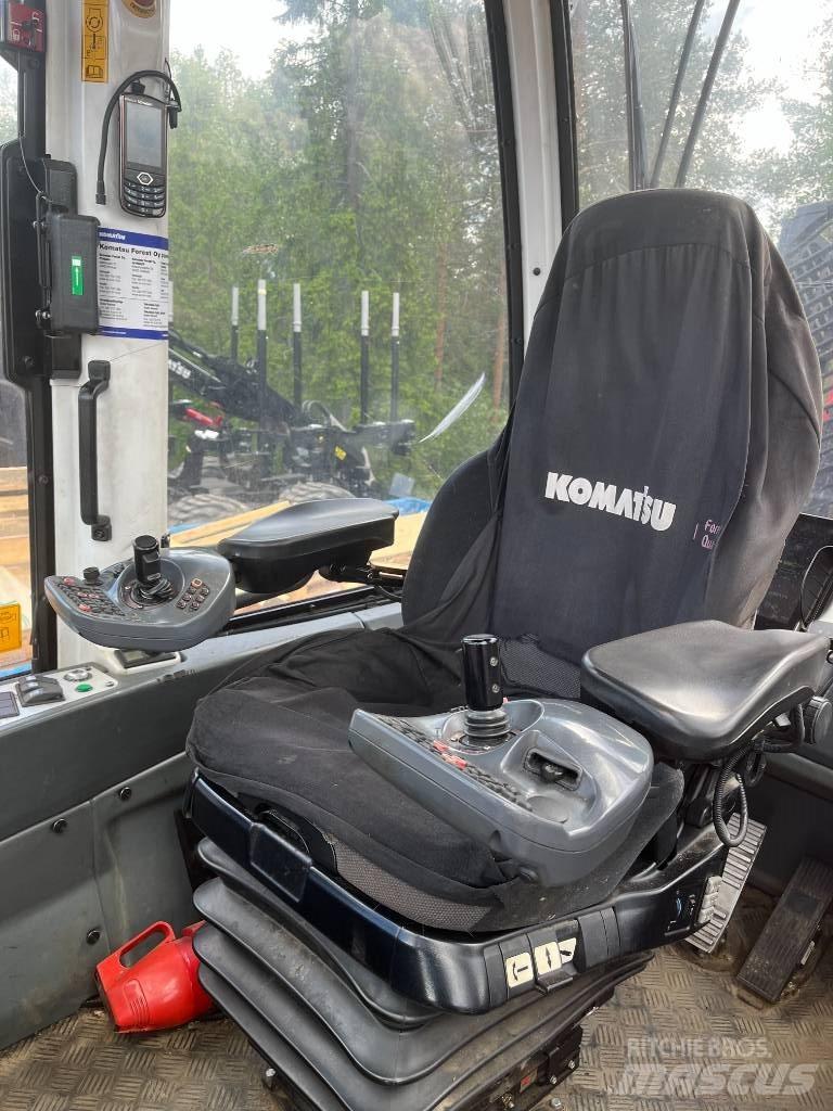 Komatsu 895 Forvarderi