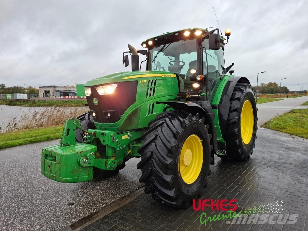 John Deere 6215 R Traktori