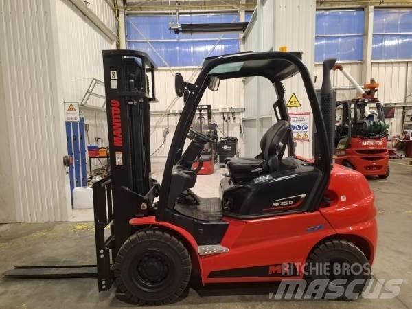 Manitou MI25D Vanterenski viljuškar