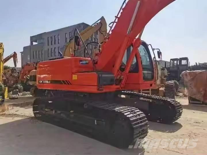 Doosan DX 225 LC Bageri guseničari