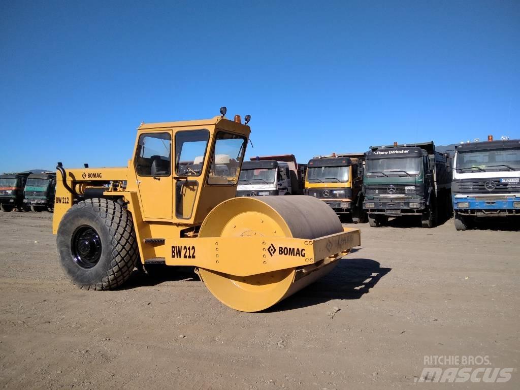 Bomag BW 212 Valjci sa jednim bubnjem