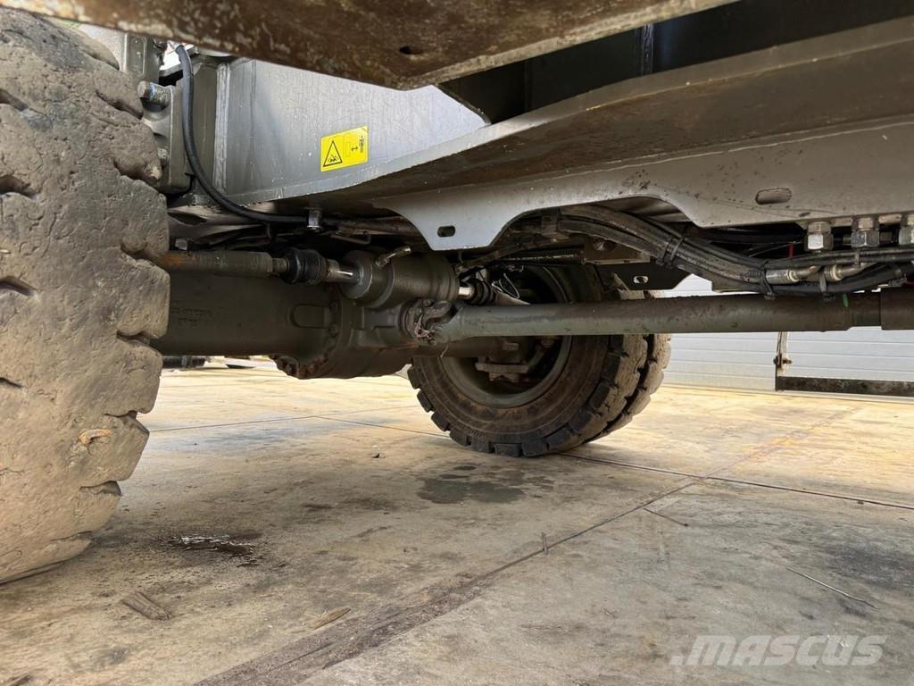 Sennebogen 825M E Bageri za prenos primarnih/sekundarnih sirovina