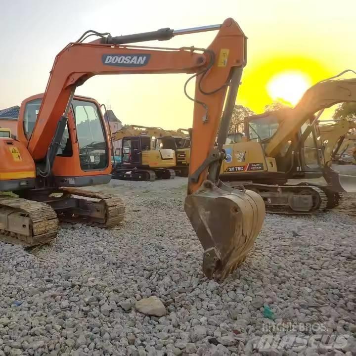 Doosan DX85-9C Bageri guseničari