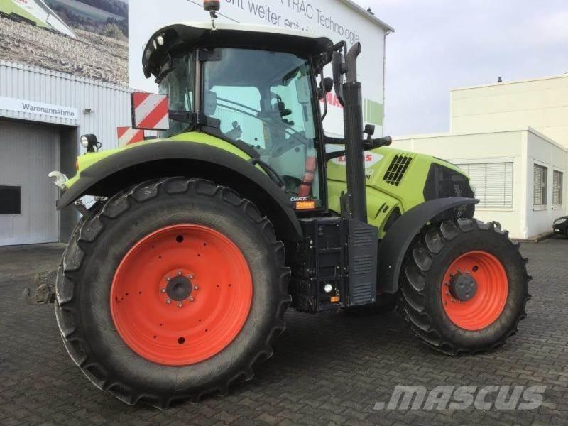 CLAAS AXION 810 Traktori