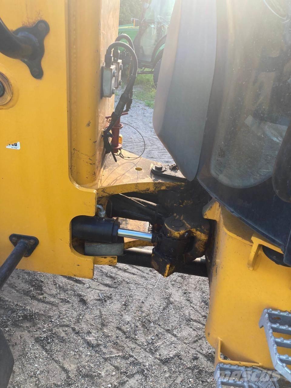JCB TM 220 Poljoprivredni teleskopski utovarivači