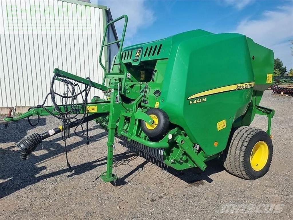 John Deere f441m Prese/balirke za četvrtaste bale